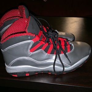 Only been worn 5 times price negotiable